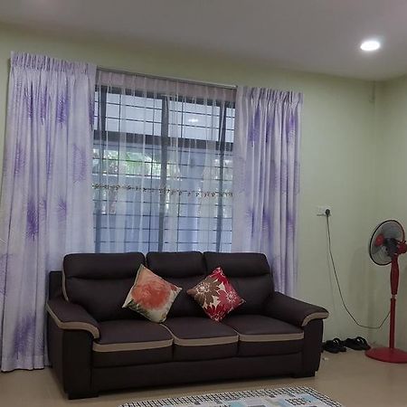 Ellis Lot 310 Villa Kuching Ngoại thất bức ảnh